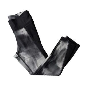 Under Armour Women's Fly By HeatGear Running Capris Black Gray Women's XS 0-2